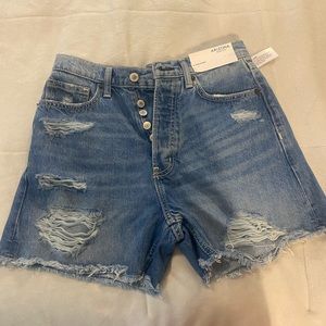 NWT Arizona women’s jean shorts